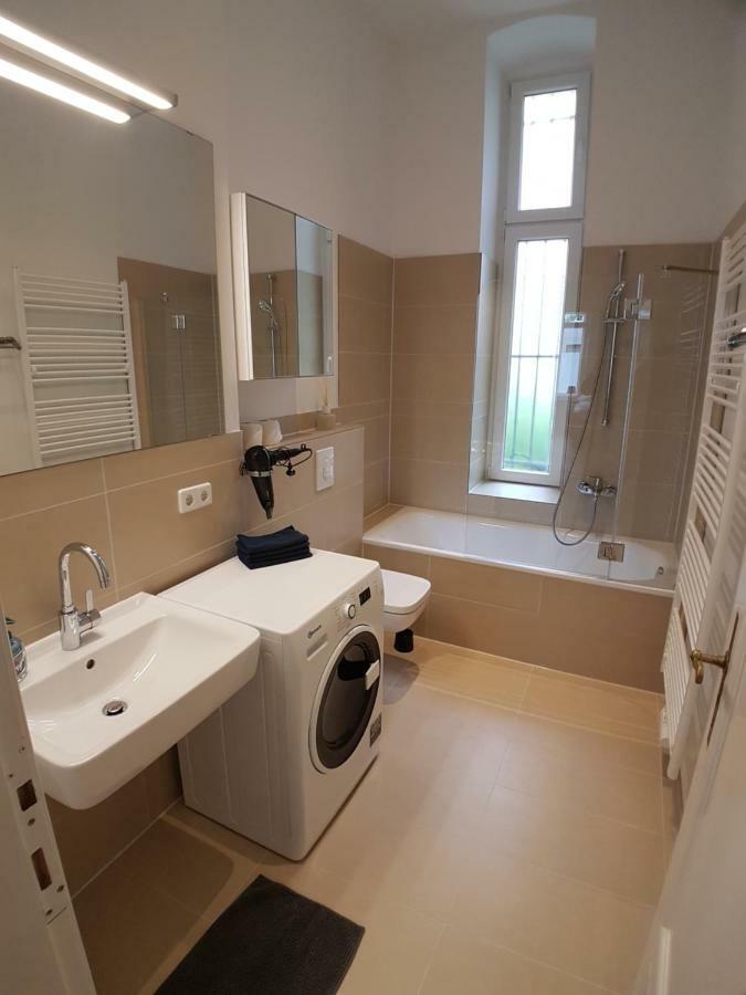 Lang Re By Rockchair Apartments L Superhost Status L 2 Bedrooms Boxspringbeds In City Center - Cozy Family & Business Flair Welcomes You! Берлин Экстерьер фото